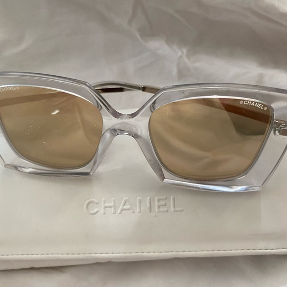Gorgeous CHANEL clear with gold tone mirror lenses and gold logo accents. - Picture 8 of 10